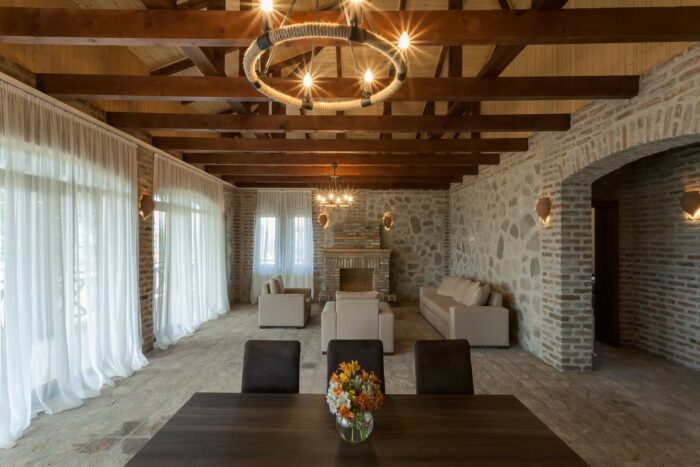 7f57cd_14f3900ea3ef4e6f8019d0ee5a485cac~mv2